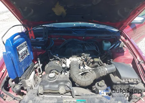 2005 Ford Mustang V6 Deluxe/V6 Premium из США, поврежденный, VIN 1ZVFT80NX55225500